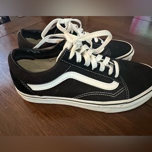 EUC Vans Low / Black & White / Worn Once / 6 men’s or 7.5 women’s